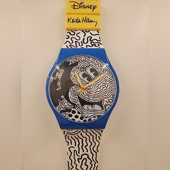 Swatch ECLECTIC MICKEY Maxi Clock MSUOZ336 2021 Specials Design By Keith Haring - Picture 5 of 16